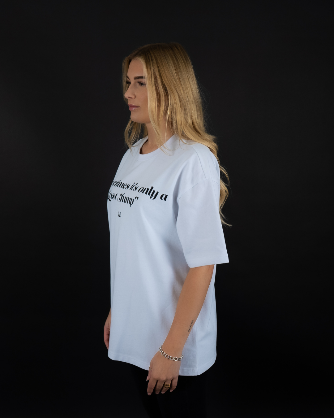 WHITE TEE