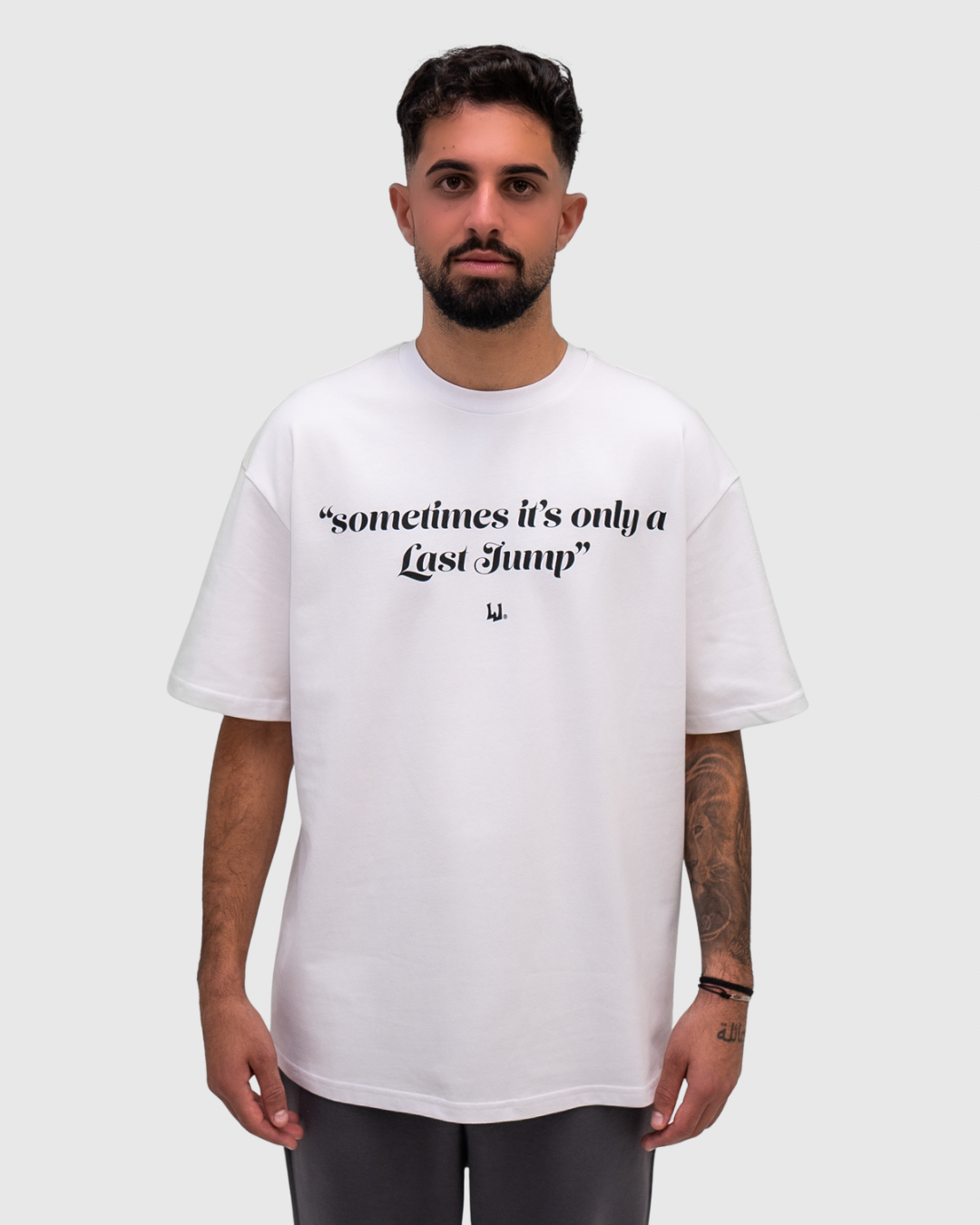 WHITE TEE